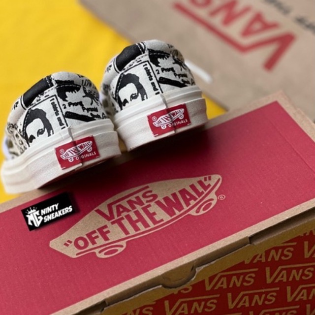 sepatu slipon sepatu vans slipon koran sepatu sneakers sepatu motif