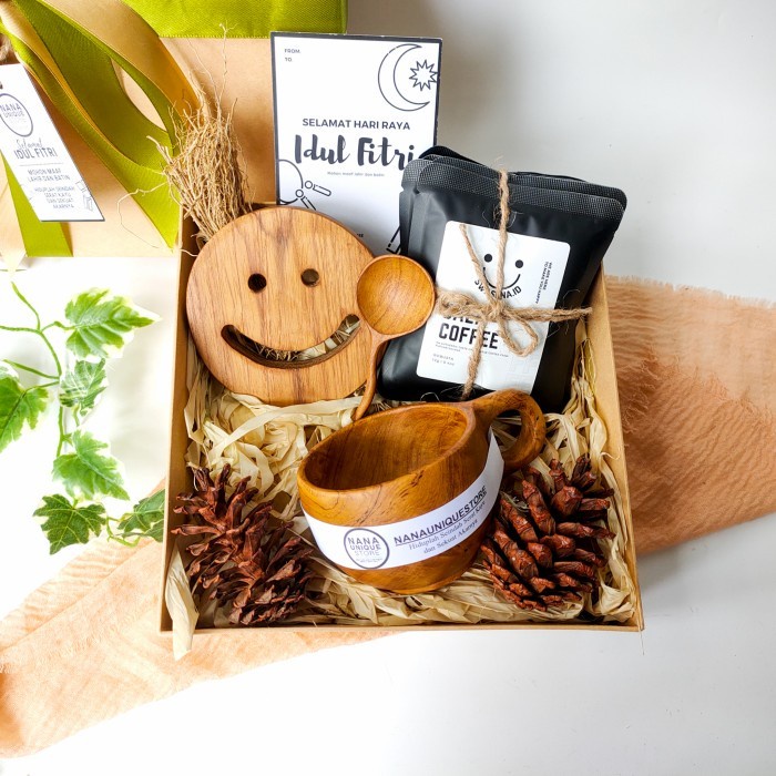 

Hampers Lebaran Kado Pernikahan Lovina Hamper Type 04 08