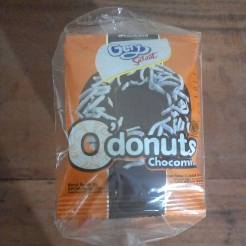 

Gery Saluut O'donuts Chocomilk 8 g 12 bungkus