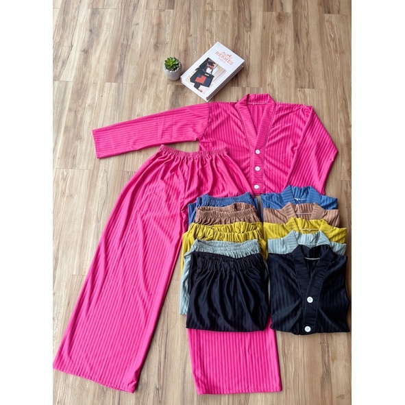 MEERA ONE SET CROP KNIT