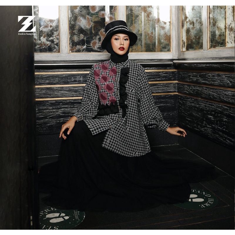 Betty Blouse by Zaskia Sungkar