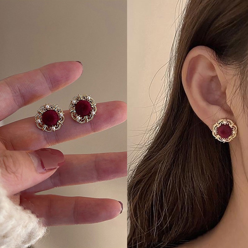 Anting Tusuk Gantung Bahan Velvet Hias Mutiara Warna Burgundy Gaya Perancisretroelegan Untuk Wanita