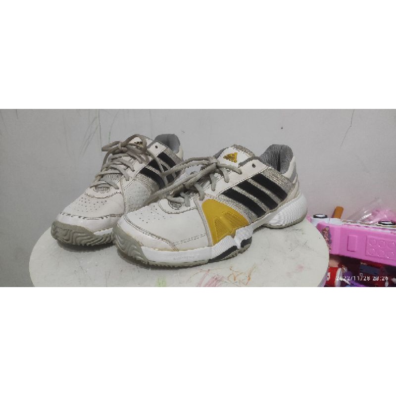 sepatu tenis adidas second