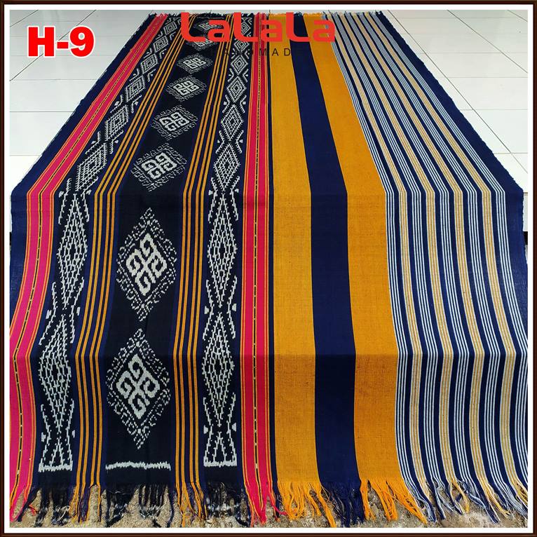 Kain Tenun Ikat Blanket Etnik Asli Motif Dayak Sumba NTT Asmat Lombok Papua Toraja Bali Jepara