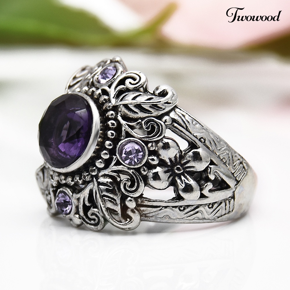 Cincin Jari Bentuk Bulat Motif Ukir Bunga Aksen Amethyst Imitasi Gaya Vintage Untuk Wanita