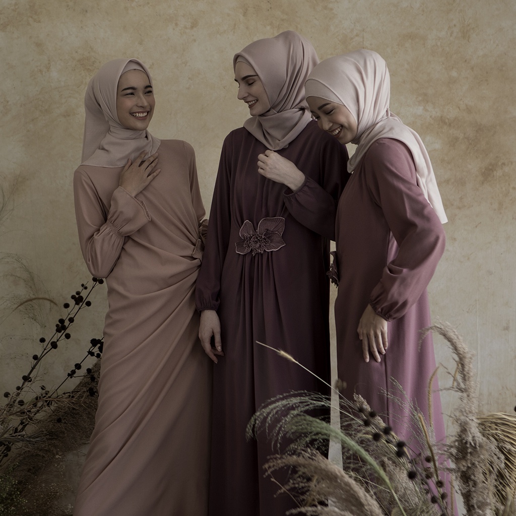 Devicampaka by Aska Label - Gamis wanita Muslimah dengan details bunga lengan panjang busui friendly bahan crepe 2 lapis tidak transparant lengan panjang busui friendly