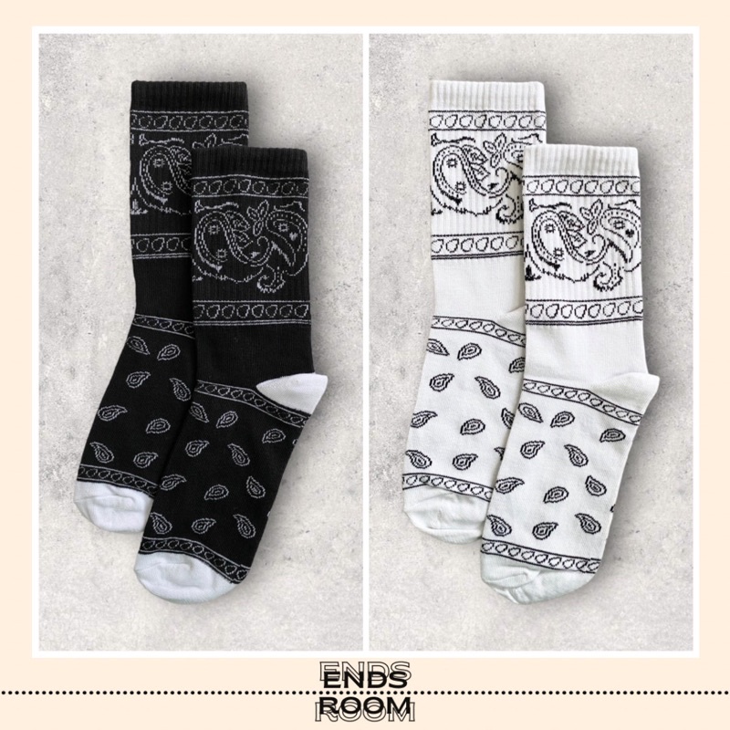 KAOS KAKI PANJANG MOTIF TRIBAL 2 HITAM PUTIH WARNA