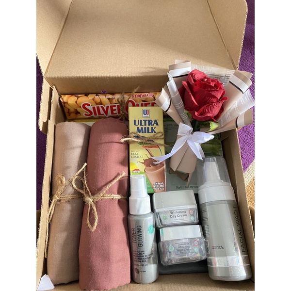 

❤️SKINNNNN.CO❤️ GIFT BOX PAKET MSGLOW KADO UNTUK PACAR
