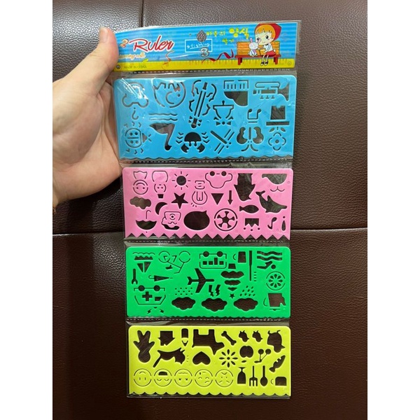 

[JH] 1Set 4 Pcs Penggaris Bentuk Gambar Motif