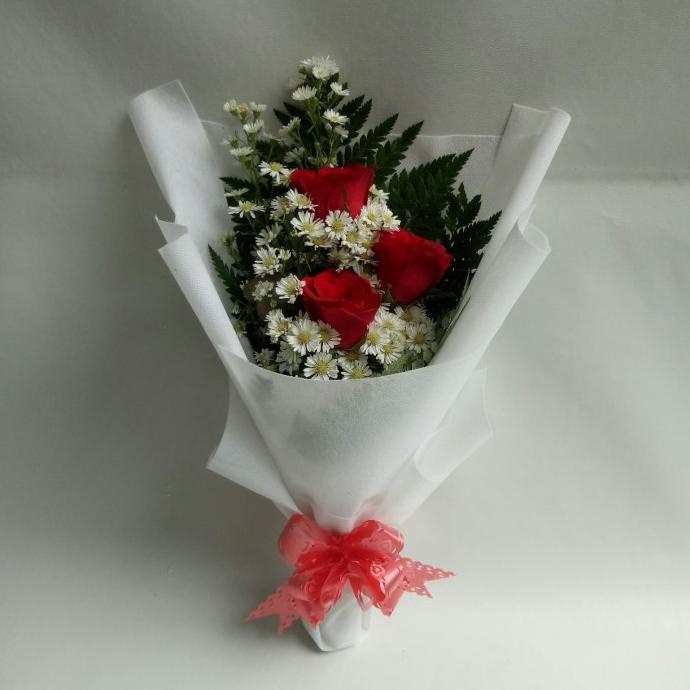 Buket bunga hadiah ulang tahun bunga mawar asli hand bouquet