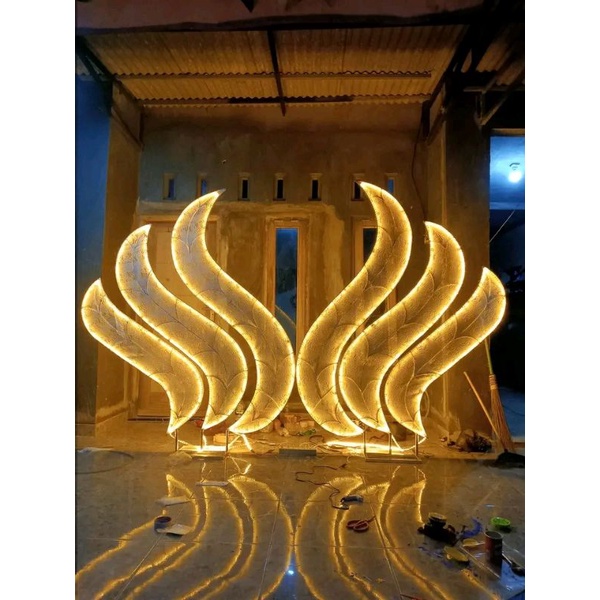 STANDING LAMPU BENTUK DAUN LED