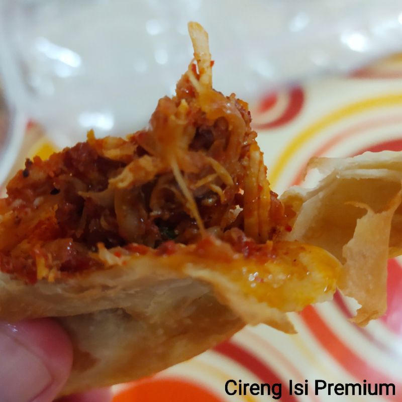 

Cireng isi ayam suwir pedas gila| Frozen Food