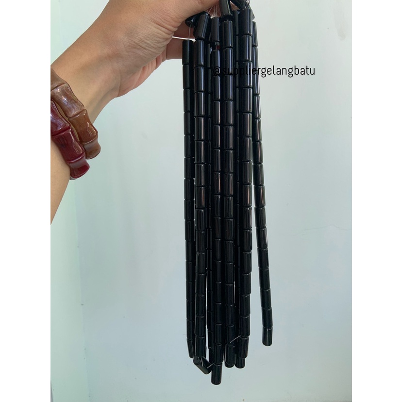 sangat cantik untuk gelang dan kalung panjang 2cm x 0,8cm Harga 9.900 / 1 string isi kurleb 16buah bahan : glass / kaca panjang -/+ 33cm/untai  MOHON TAMBAHKAN BUBBLEWRAP UNTUK PACKING AMAN HANYA 900 PERAK