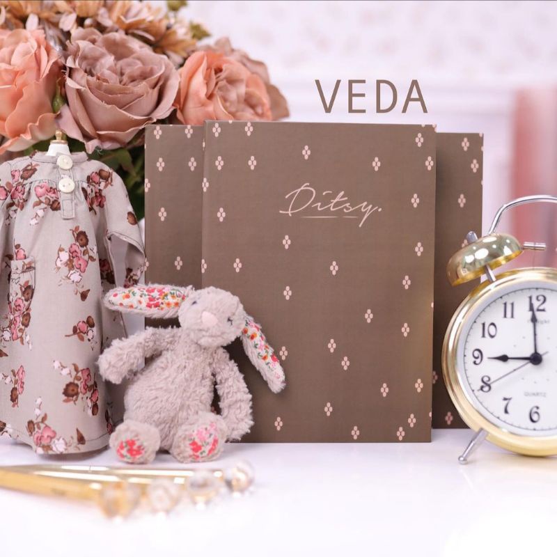 

Ditsy Box Notebook Hardcover Buku