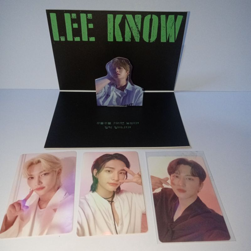 Stray kids Photochard Nacific r3 , Stand Lee know Noeasy