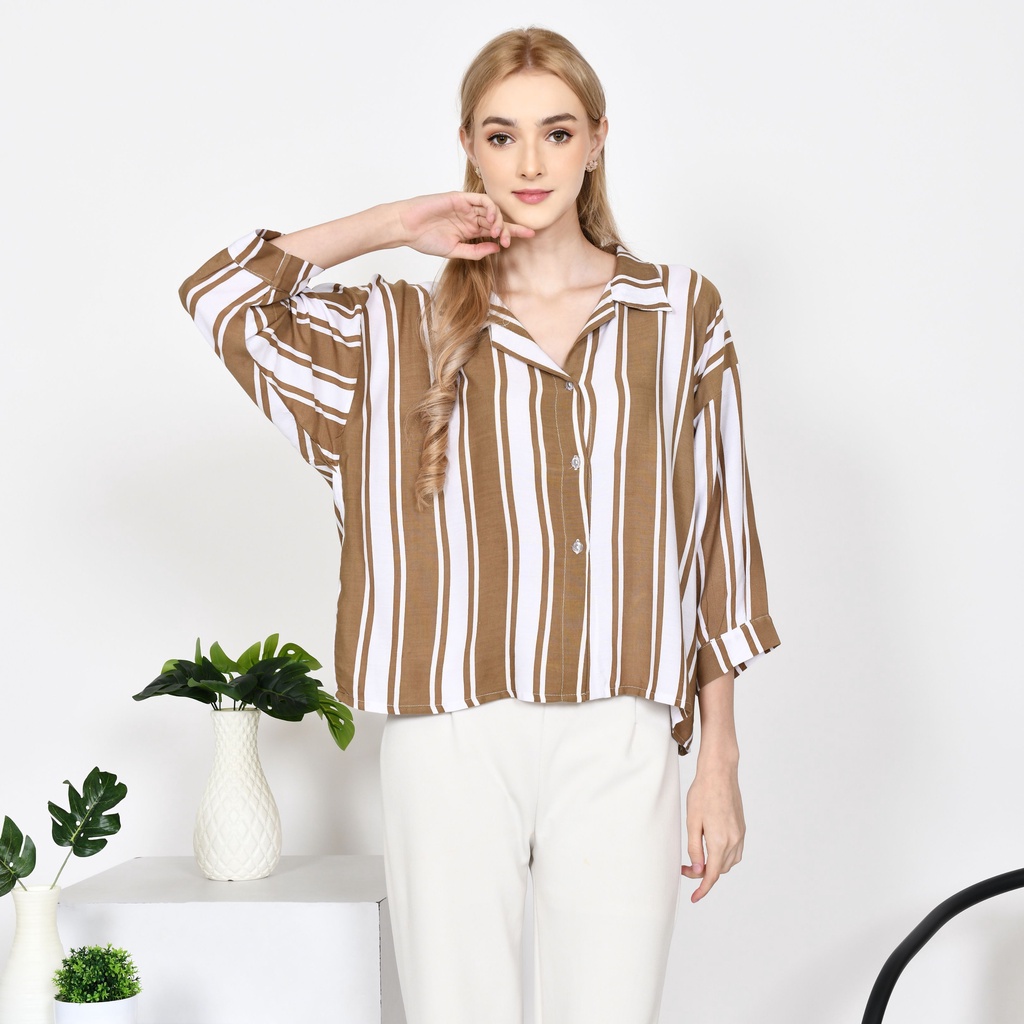 Kemeja Wanita OverSize Crop Motif BIG SALUR Garis Terbaru Kekinian l Cwek Style Korea