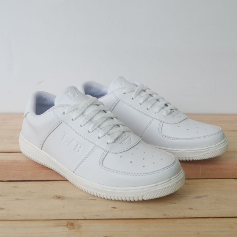 Sepatu Tali Pria / Sepatu Sneakers Tali Pria