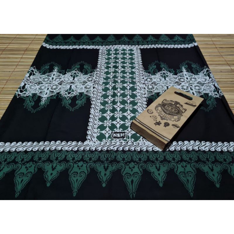 sarung batik eksklusif proses cap handmade kembang ijo putih