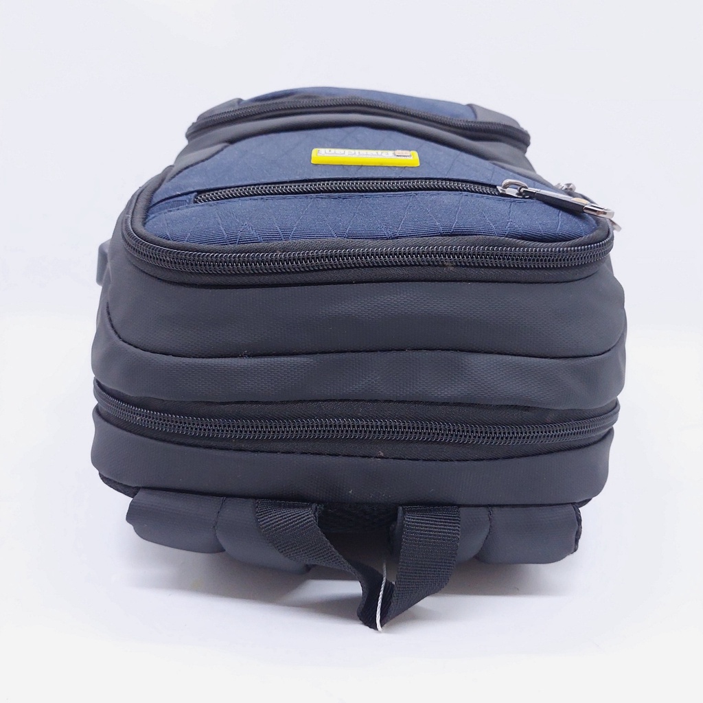 TAS PRESIDENT COMPACT MINI 15 INCHI USB GARANSI 2 TAHUN / RANSEL PRESIDENT 15 INCHI USB / TAS LAPTOP PRESIDENT MINI 15 INCHI PREMIUM ORIGINAL GARANSI / RANSEL LAPTOP PRESIDENT 15 INCHI BARU UNIK / TAS PRESIDENT PREMIUM COMPACT 15 INCHI USB GARANSI 2 TAHUN