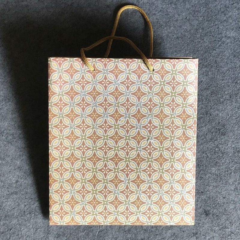 

Paperbag Kue Lapis size 23cm x 20cm x 20cm