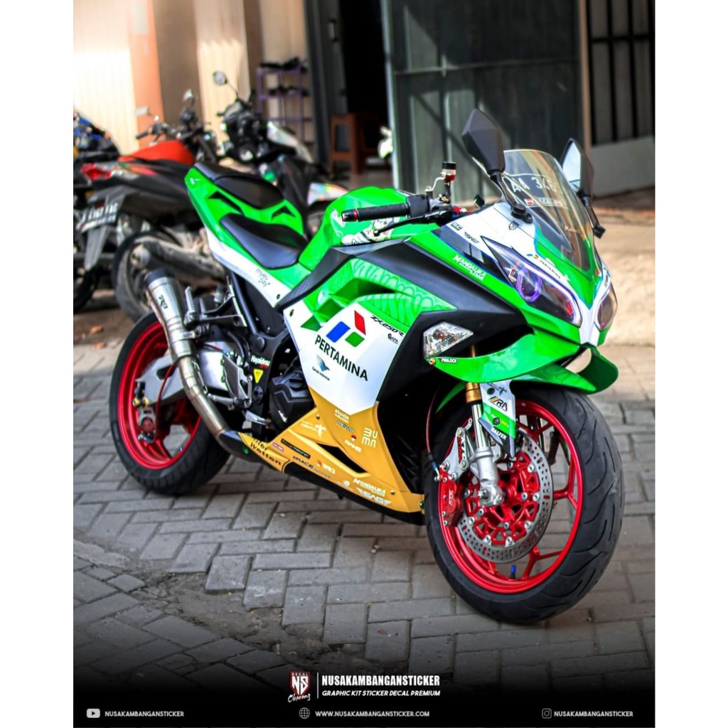 STIKER DECAL SEPEDA MOTOR KAWASAKI NINJA 250 FI FULL BODY MANDALIKA HIJAU PUTIH GRAFIS RACING TEAM S