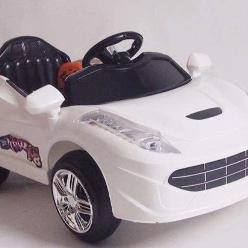 MOBIL AKI PUTIH FERRARI MAINAN ANAK stock ada