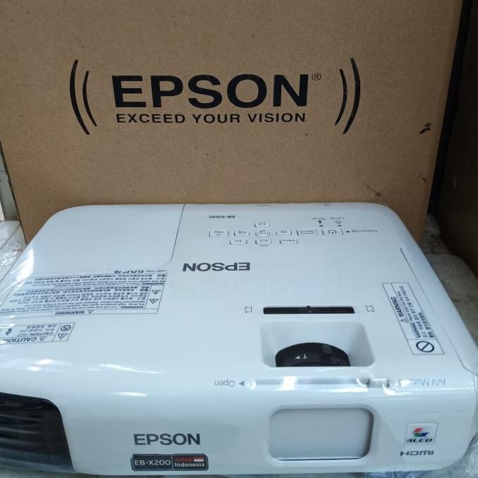 Proyektor Epson Eb-X200.