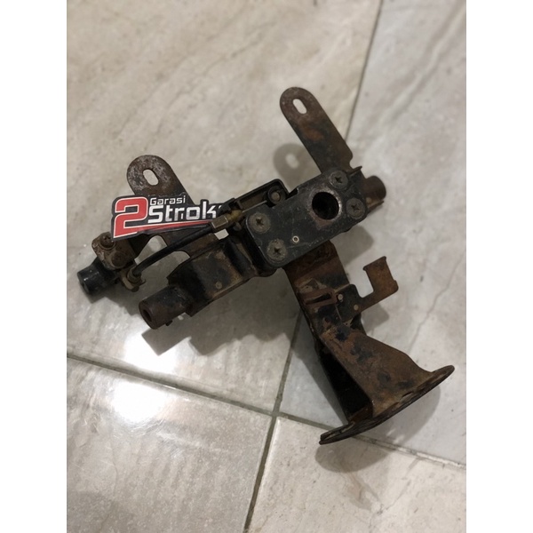 breket stoplam Suzuki rc bravo / pangkon stoplam Suzuki bravo / pangkon body belakang Suzuki rc brav