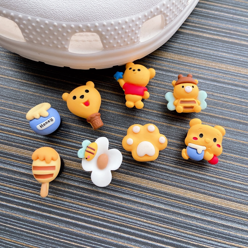 8pcs Liontin Sepatu Desain Winnie The Pooh Jibbitz Crocs | Jibbitz Gantungan Sepatu Bentuk Crocs