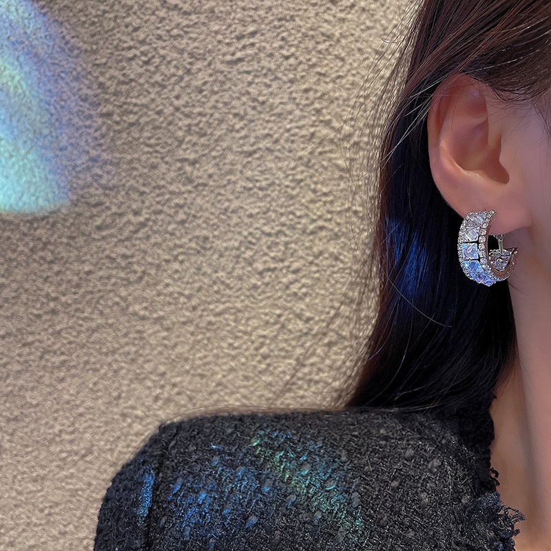 Anting Hoop Bentuk C Bahan 925 Silver Needle Aksen Zirkon