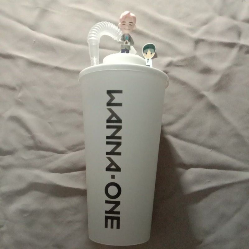 Kang Daniel / Danik Wanna One Official CGV Bottle + Figurine