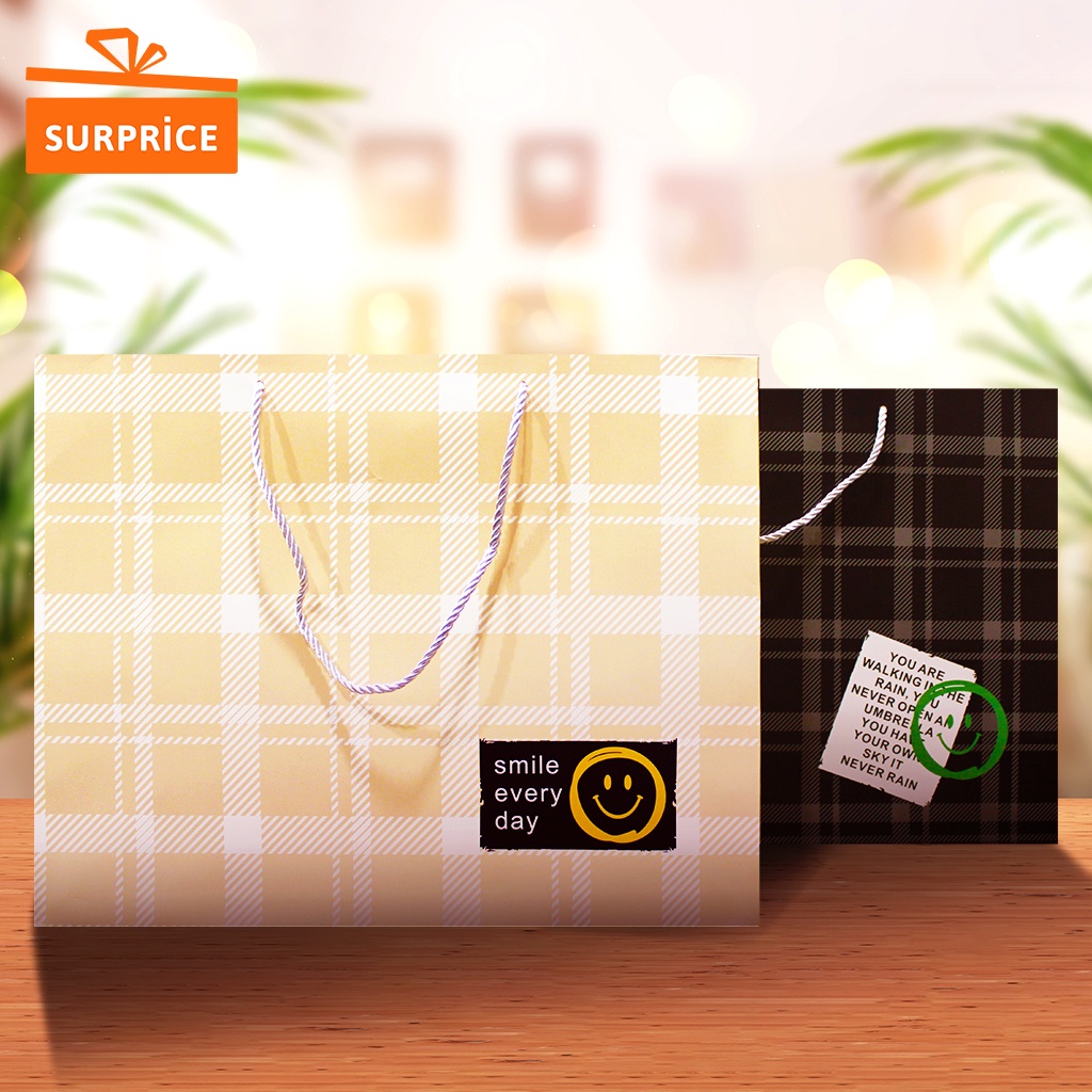 

Paper Bag Kotak Smile 42X33X15 / Goodie Bag Tali / Tas Kado Lebar Lucu