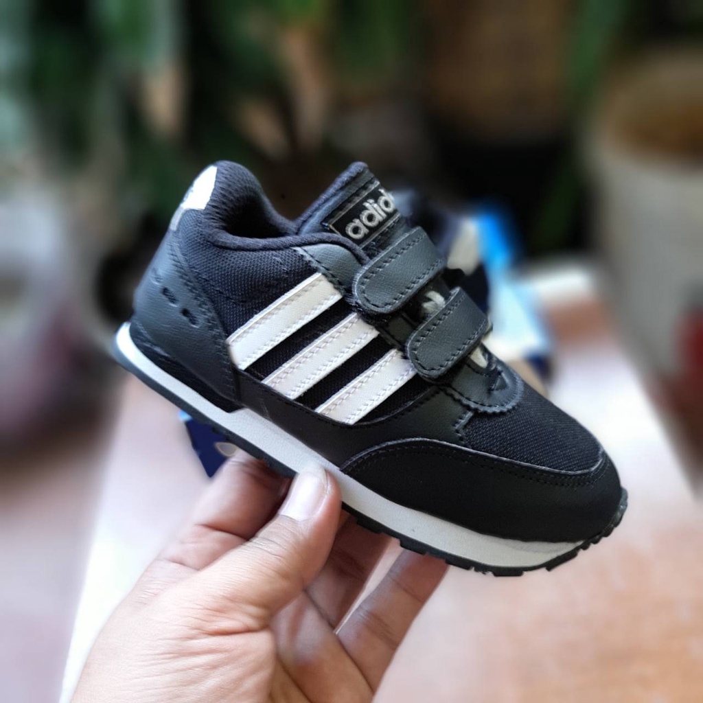 Sneakers Anak Laki Laki Import Sd Warna Hitam