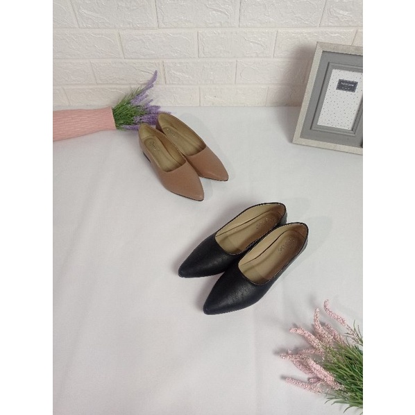 ROSSE Sepatu hak 2 cm Sepatu Kerja polos simpel BR10 kulit doff tapak rubber Sepatu Kantor Wanita / 