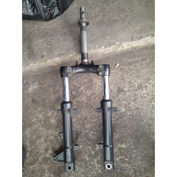 Shockbreaker depan set segitiga Supra Gtr 150 Fi original copotan Fork steering segitiga T as tabung