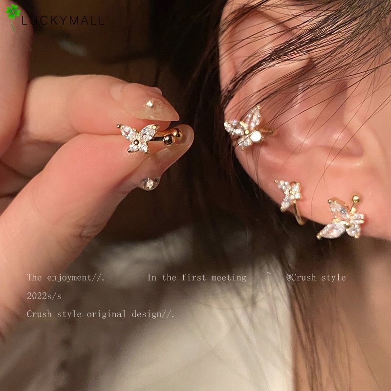 Anting Klip Desain Kupu-Kupu Aksen Kristal Bahan Metal Warna Emas Untuk Wanita