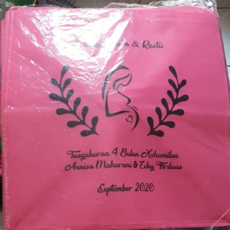 

Tas Spunbond Goodie Bag Custom 30 x 30 x 30 Sablon 2 sisi 1 Warna