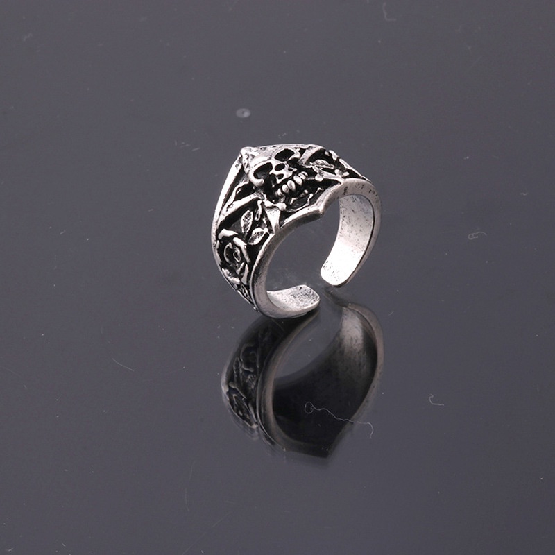 Cincin Bahan Alloy Motif Tengkorak Gaya vintage Untuk Pria