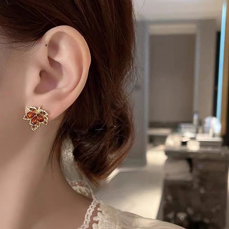 Set Anting Tusuk Gantungkalung Rantai Liontin Daun Maple Merah Gaya Retro Untuk Wanita 2022