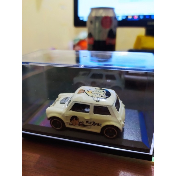 Hot Wheels Morris Mr. Bean + AKrilik