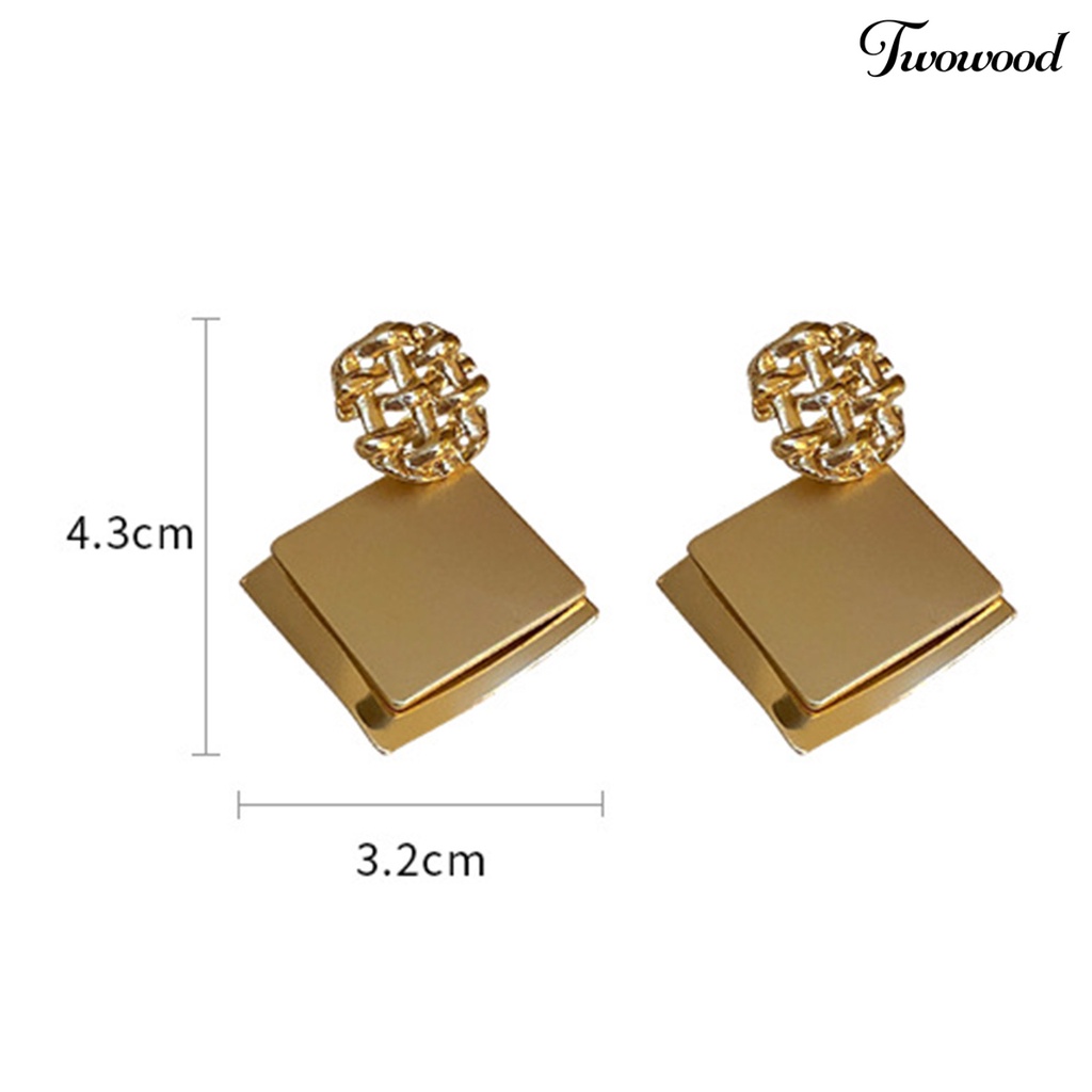 1 Pasang Anting Stud Bentuk Geometris Electroplating Untuk Wanita