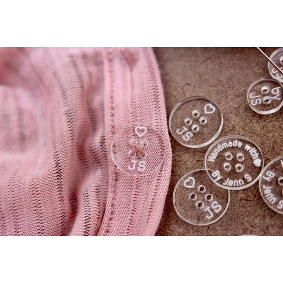 

READY STOCK BENIK AKRILIK CUSTOM DESIGN / KANCING AKRILIK / CUSTOM BUTTONS 1,5CM /BENIK BAJU /LABEL HIJAB / LABEL JILBAB / LABEL LOGO / LOGO CUSTOM / LABEL BAJU / LABEL DASTERTERLARIS