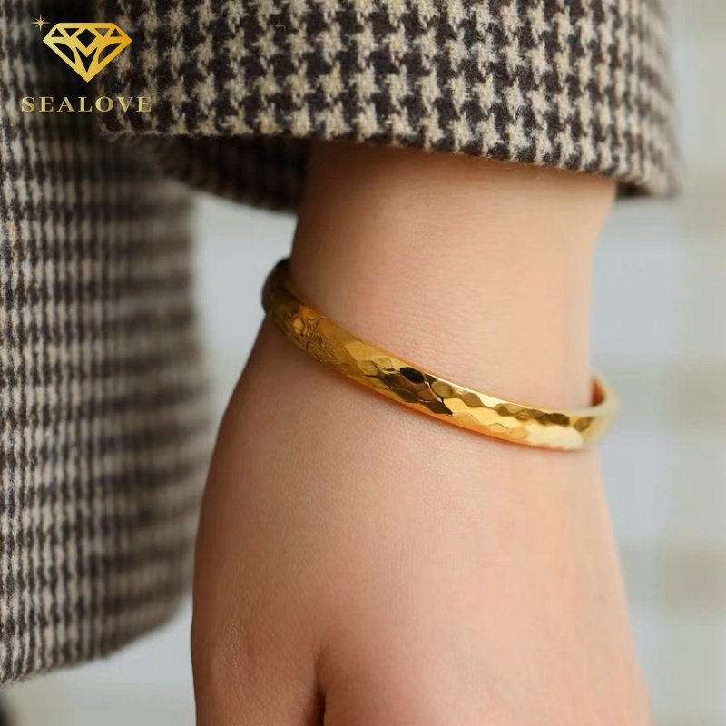 Gelang Tangan Titanium Wanita Anti Karat - Perhiasan Bangle Perempuan - Gelang Idaman semua Wanita - Bisa COD