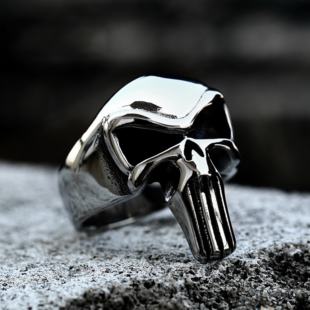 Cincin Jari Bahan Titanium Steel Warna Silver Desain Tengkorak Gaya Gothic Vintage Untuk Pria