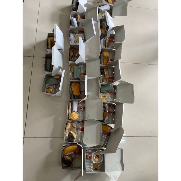 

kue pasar membawa kebahagiaan