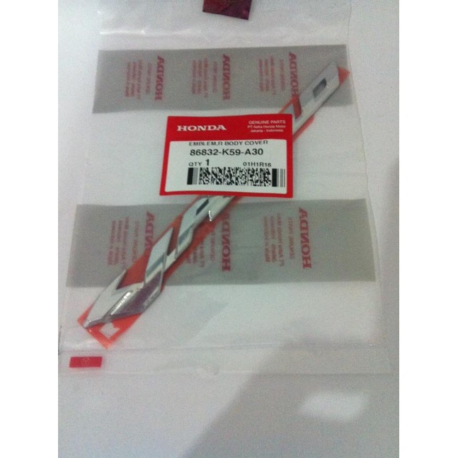 EMBLEM 3D VARIO 150 KANAN