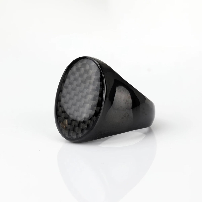 Cincin Pria Carbon Fiber Titanium Black Anti Karat Tahan Luntur