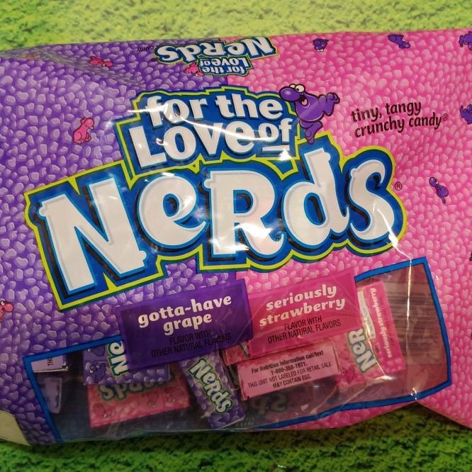 

Sale Nerds grape strawberry candy USA 12 oz /PERMEN LUNAK/PERMEN VIRAL/PERMEN MILO/PERMEN YUPI/PERMEN JADUL/PERMEN KARET