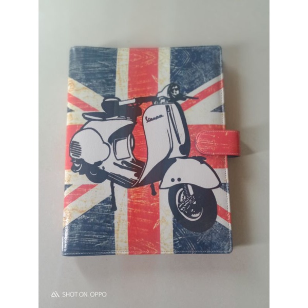 

binder Vespa size 28,5cm