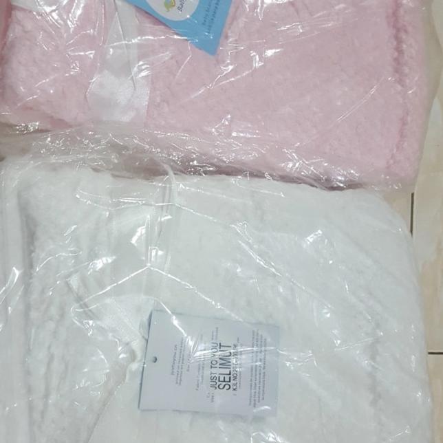 Selimut Bayi Just To You Polkadot - Merah Muda